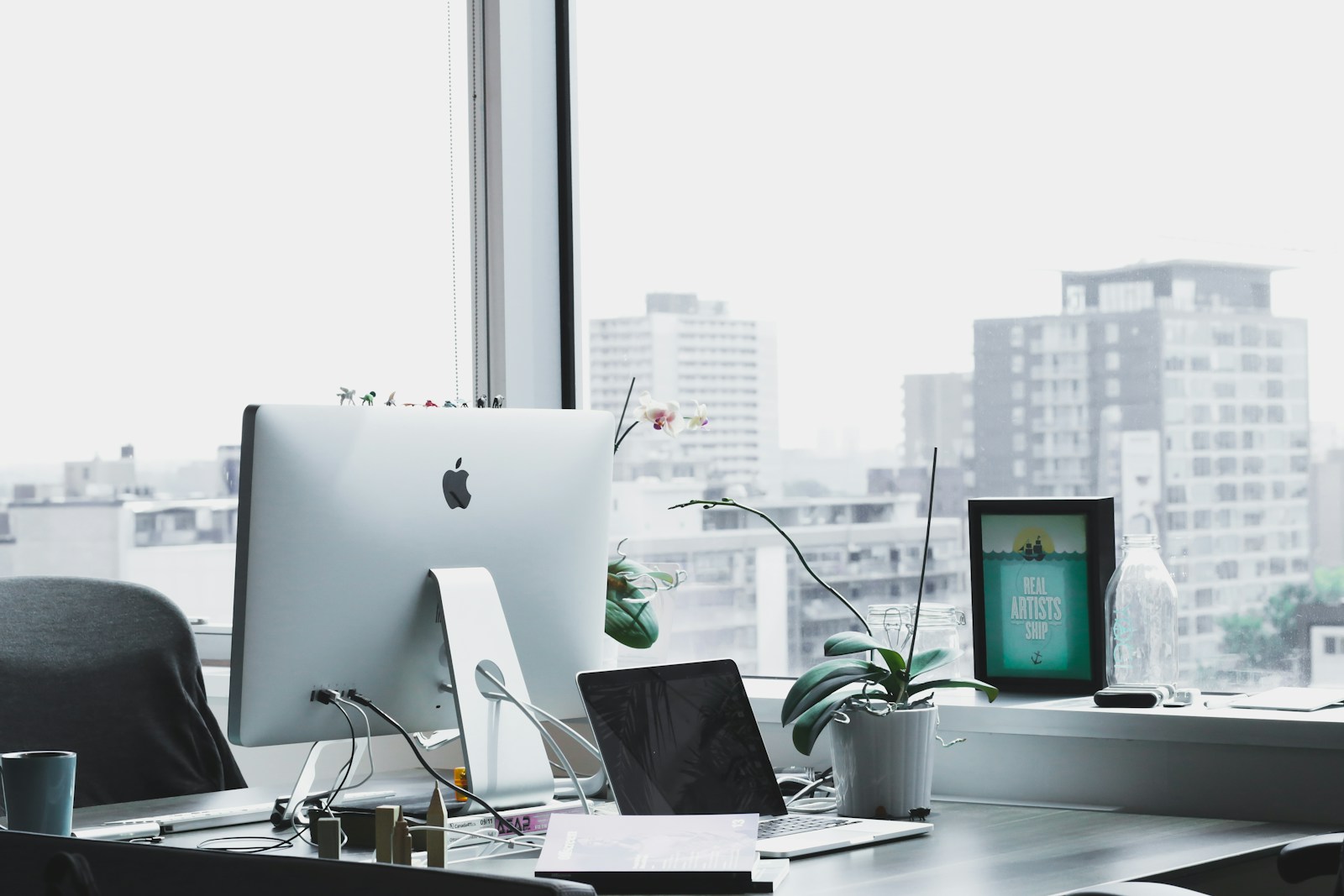 Focus on Growth, Leave the IT Hassles Behind: Why Outsourcing to a Managed IT Service Provider Makes Sense